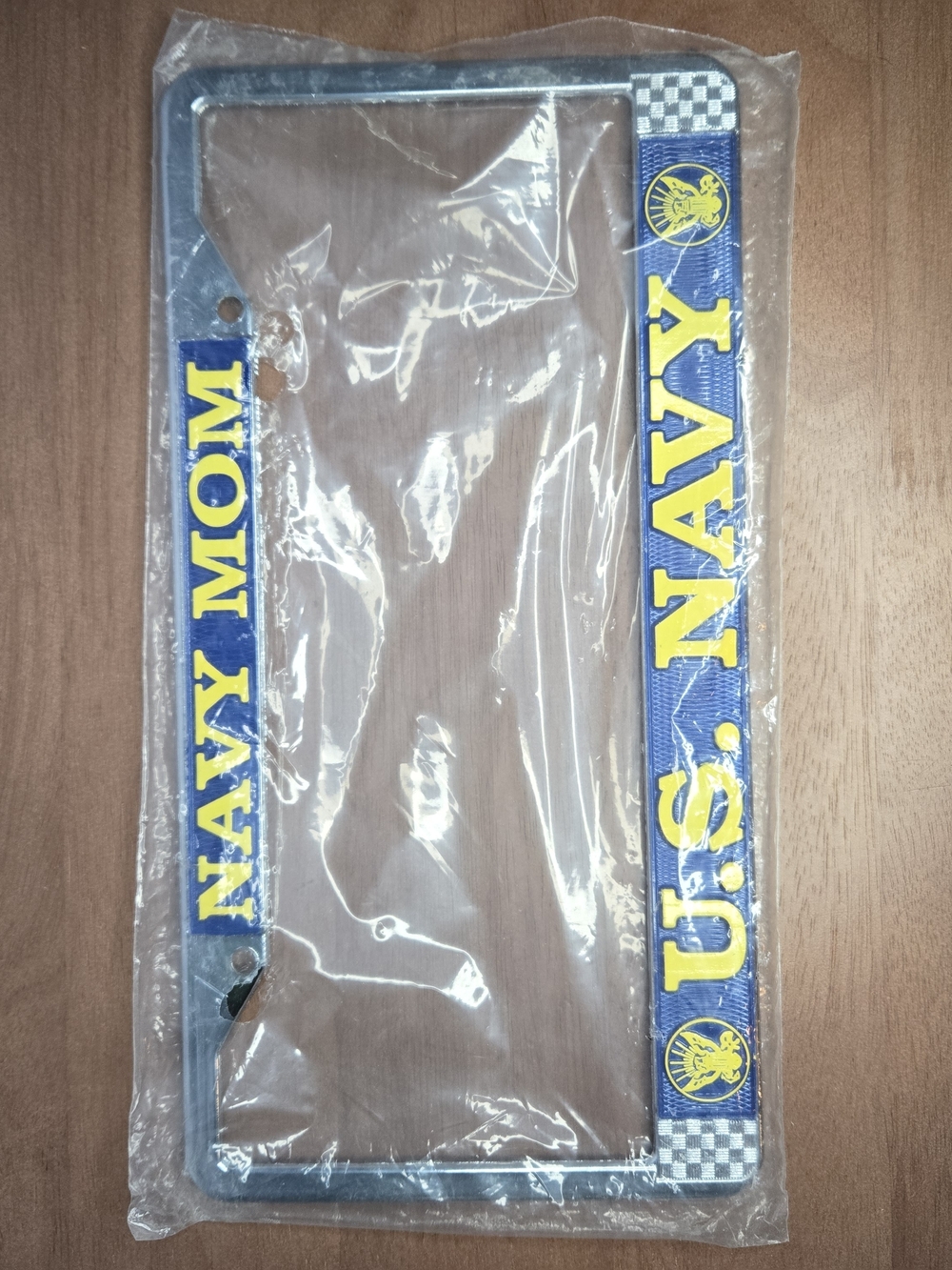 United States Military Metal License Plate Frame- US  NAVY MOM - new In Package